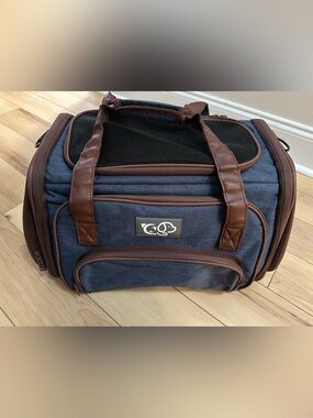 Classic Navy and Brown Soft-Sided Pet Carrier - Travel Tote